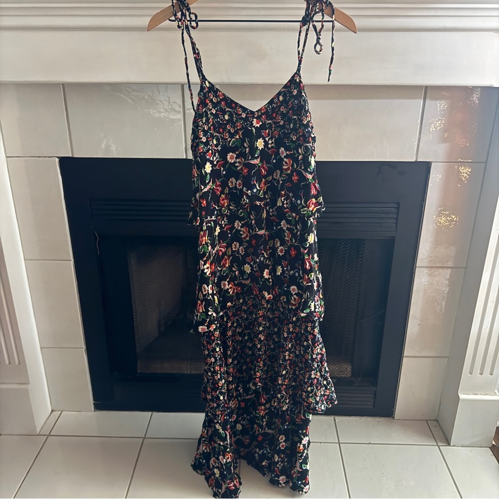 Club Monaco Club Suukyi Dress Tiered Floral - Size 2